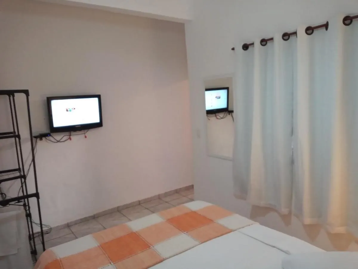 Suite Cleo Cabo Frio 0*,  Brazília